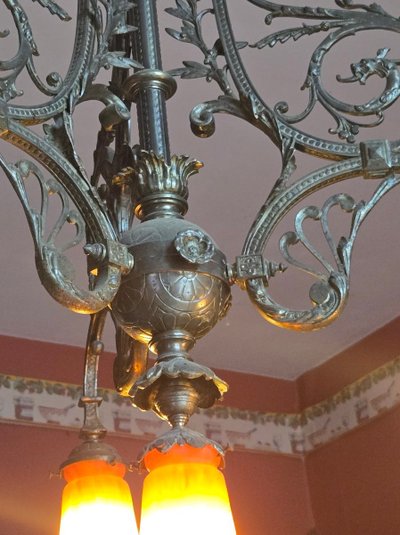 Lustre Art Nouveau Noverdy – Bronze et Tulipes en Verre –