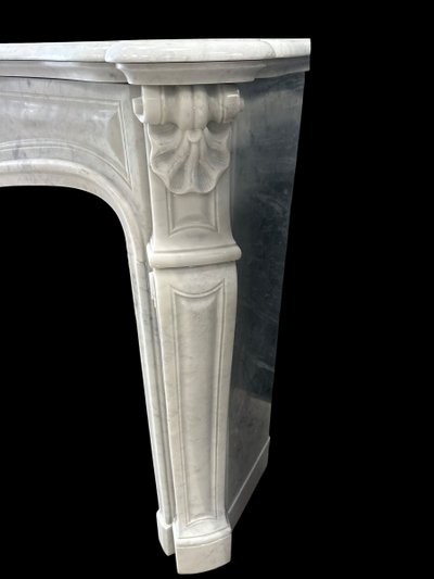 Cheminée style Louis XV en marbre de carrare époque XIXe siècle 