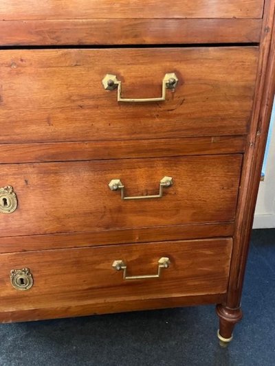 Grande cassettiera in noce in stile Luigi XVI