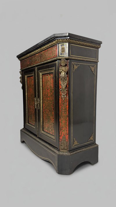 Credenza intarsiata in tartaruga e ottone alla boulle e legno ebanizzato, fine del XIX secolo