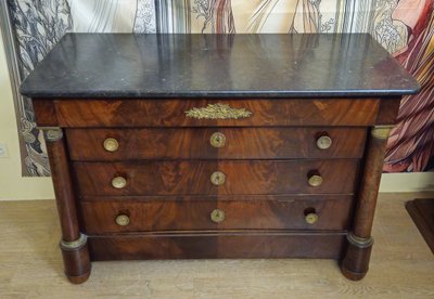 Cassettone in mogano fiammato di epoca impero