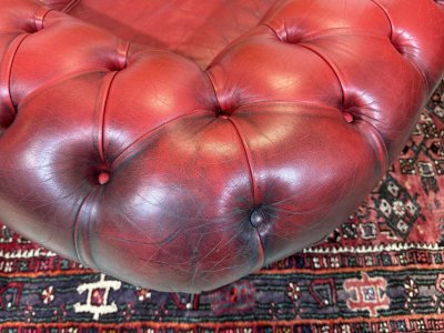 1970s Chesterfield 2-seater sofa in red leather