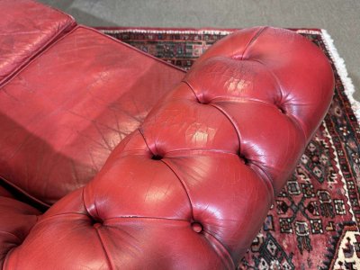 1970s Chesterfield 2-seater sofa in red leather