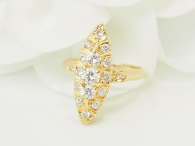 Marquise ring in yellow gold and diamonds