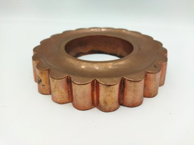 Stampo per torte antico in rame, oggetto decorativo, arte popolare, da collezione