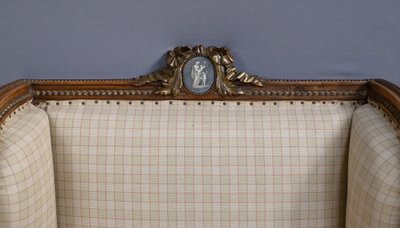 Wingback bergère armchair in walnut, Louis XVI style - Late 19th century