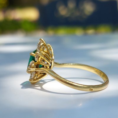 Zambian emerald and diamond daisy ring — GemParis certified