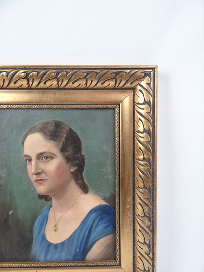 Ritratto di donna con collana, olio su tela, 43x36 cm, inizio XX secolo, anni '30
