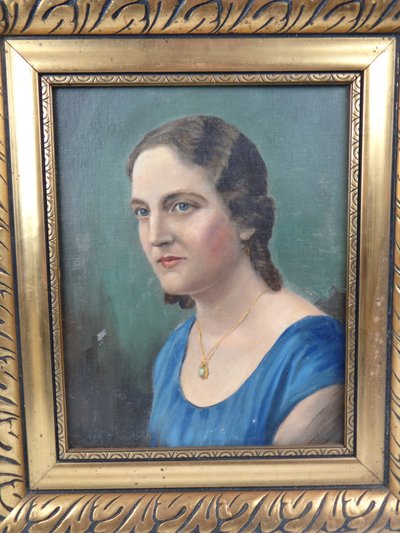 Ritratto di donna con collana, olio su tela, 43x36 cm, inizio XX secolo, anni '30