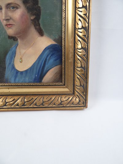 Ritratto di donna con collana, olio su tela, 43x36 cm, inizio XX secolo, anni '30