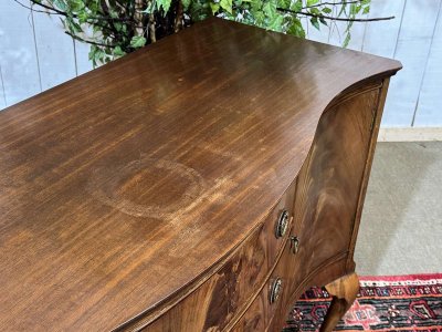 Credenza in mogano stile Chippendale inglese degli anni '30