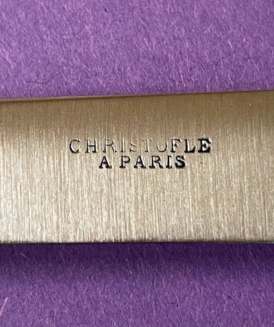 15 small dessert knives.