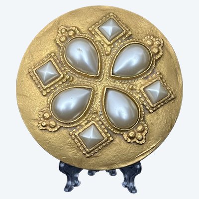 Circular gilt bronze box signed Édouard Rambaud, Paris