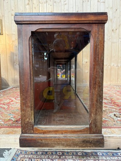 Comptoir de commerce Art Déco – Vitrine et tiroirs – Bois teinté acajou – Années 1920