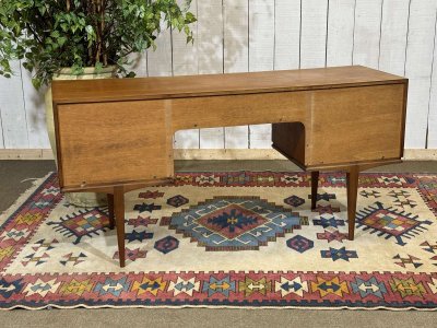 Scrivania inglese in teak degli anni '70
