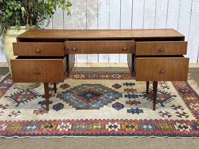 Scrivania inglese in teak degli anni '70