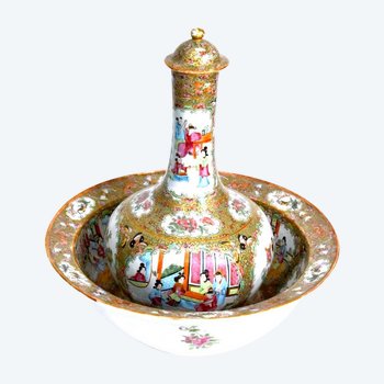 WC E Brocca In Porcellana Del Diciannovesimo Secolo Di China Canton