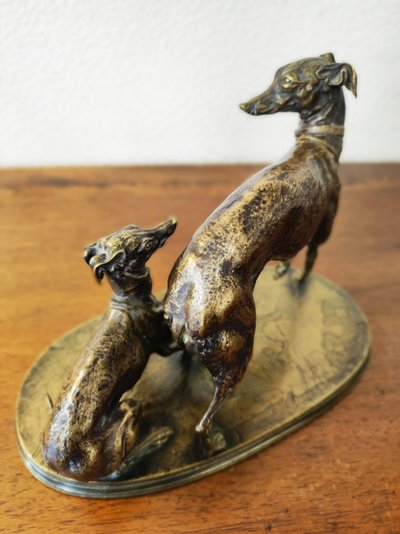 Bronze , chiens ( Lévriers)