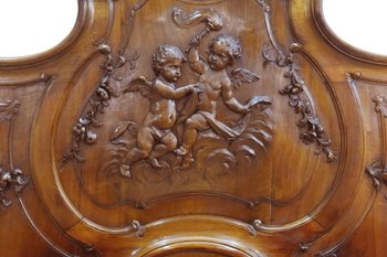 Außergewöhnliches Barockbett im Louis XV-Stil aus geschnitztem Walnussholz für Babys