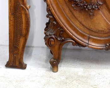 Außergewöhnliches Barockbett im Louis XV-Stil aus geschnitztem Walnussholz für Babys