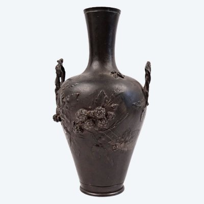 Vaso in bronzo Art Nouveau con manici firmato François Moreau (1832-1926) fine XIX secolo