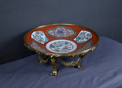 Große Schale aus Imari-Porzellan und Bronzefassung, Japan - Ende 19.