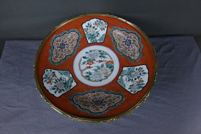 Große Schale aus Imari-Porzellan und Bronzefassung, Japan - Ende 19.