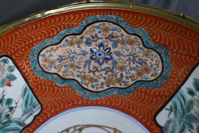 Große Schale aus Imari-Porzellan und Bronzefassung, Japan - Ende 19.