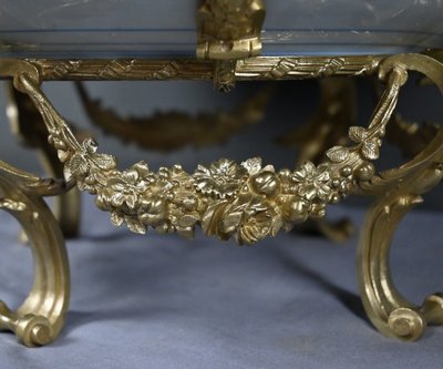 Große Schale aus Imari-Porzellan und Bronzefassung, Japan - Ende 19.