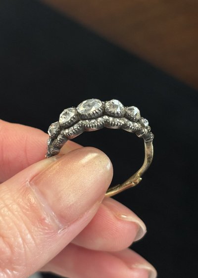 Anello in oro 18 carati, argento e diamanti, XIX secolo