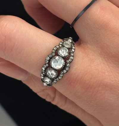 Anello in oro 18 carati, argento e diamanti, XIX secolo