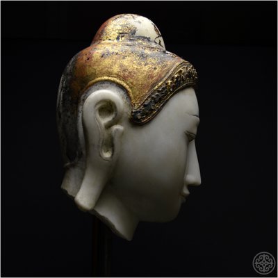 Burma, Konbaung Dynasty (1752 - 1885), Large Buddha head, Marble with polychromy