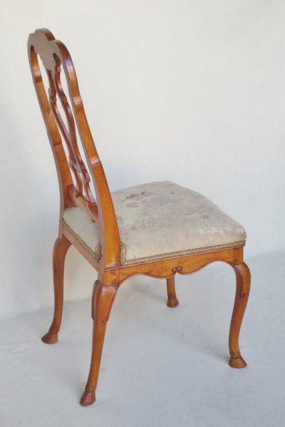 Suite de six chaises, Venise milieu XVIIIe siècle.