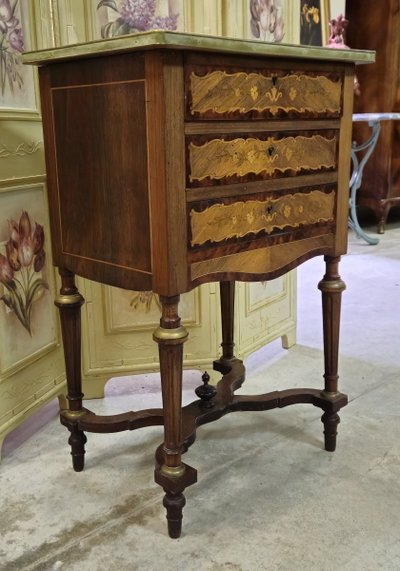 Commode travailleuse marquetée époque Napoléon III