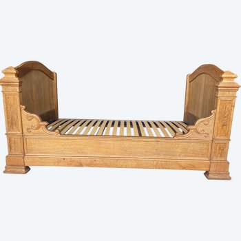 Oak bed (19th century)