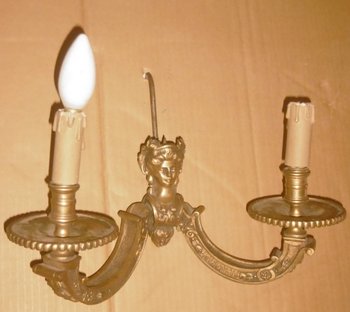Mazzarin Kronleuchter und ein Paar Wandlampen