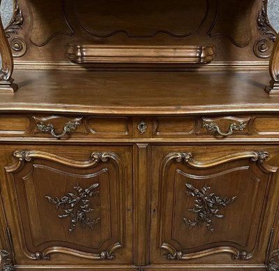 Buffet deux corps Louis XV en noyer – vers 1850