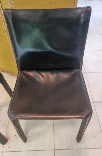 Chaises en cuir de M Bellini