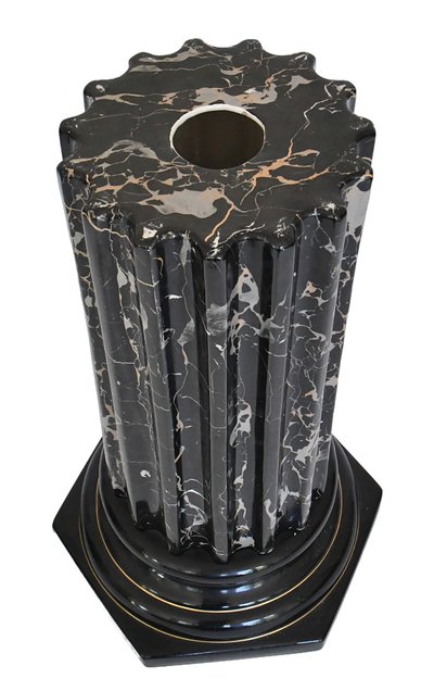 Tommaso Barbi pour B. Ceramiche - Important vase avec sa colonne en céramique imitant le marbre