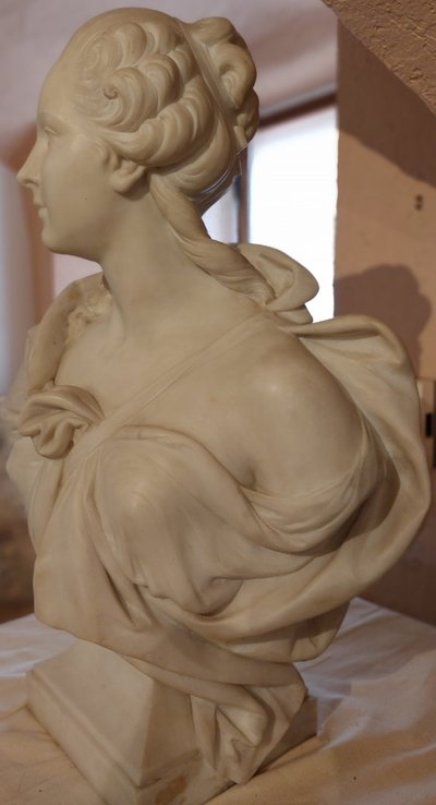 Follower of Augustin Pajou - Bust of Mme Du Barry - XIXth century - Marble