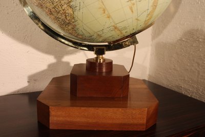 Gros globe terrestre de Girard Barrière