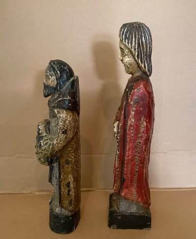 Zwei religiöse Statuen