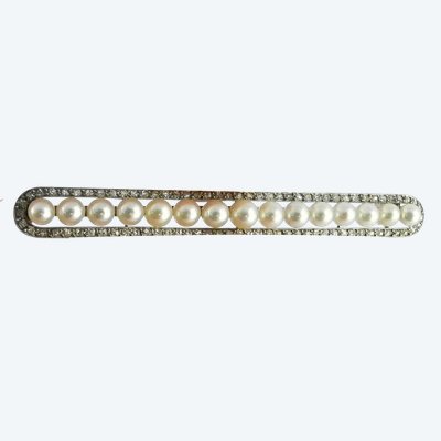 Art Deco Barrett Brosche mit feinen Perlen und Diamanten im alten Schliff auf Platin