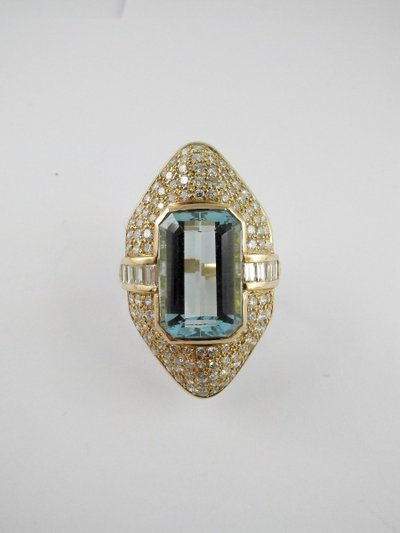 Bague Marquise Aigue-marine Pavage De Diamants Sur Or Jaune