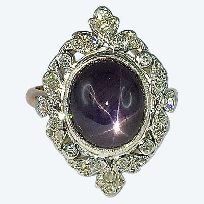 Marquise-Ring mit mauvefarbenem Sternensaphir und Diamanten auf Rosé- und Weißgold, Belle-Époque-Stil