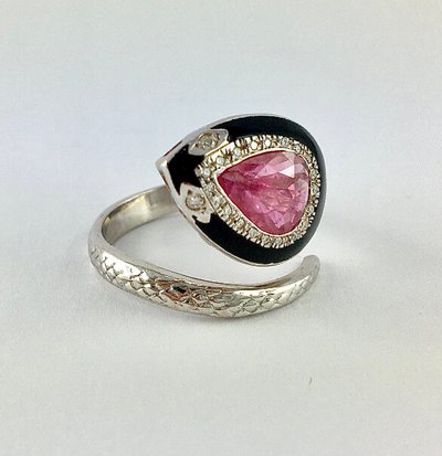 Bague Serpent Rubis Poire, Email Noir et Diamants sur Or Blanc