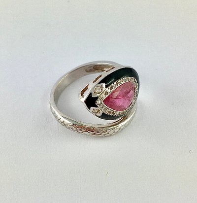 Bague Serpent Rubis Poire, Email Noir et Diamants sur Or Blanc