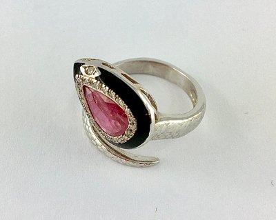 Bague Serpent Rubis Poire, Email Noir et Diamants sur Or Blanc