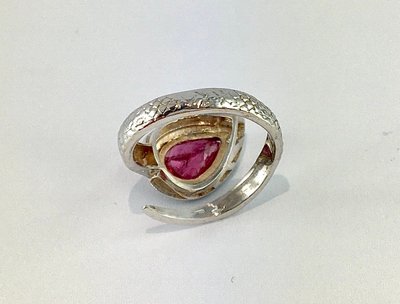 Bague Serpent Rubis Poire, Email Noir et Diamants sur Or Blanc
