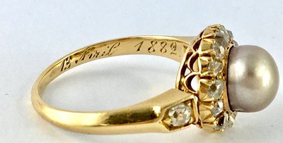Bague Marguerite 19° Siècle Perle Fine Certifiée Entourage Diamants Sur Or Jaune Datée 1882